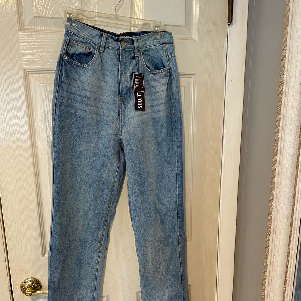 Rebellious fashion demin jeans